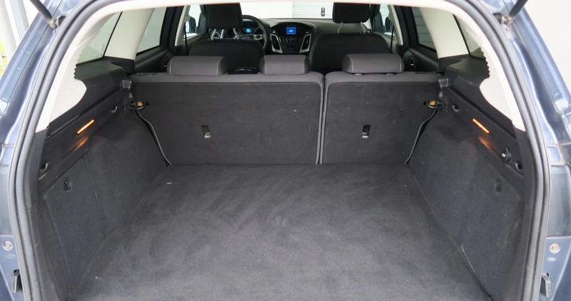 Ford Focus cena 24900 przebieg: 180000, rok produkcji 2012 z Izbica Kujawska małe 379